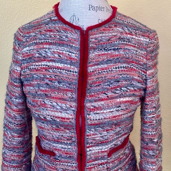 Carolina Herrera Red Tweed Collarless Jacket 
Size 2 EUC! - Picture 5 of 9